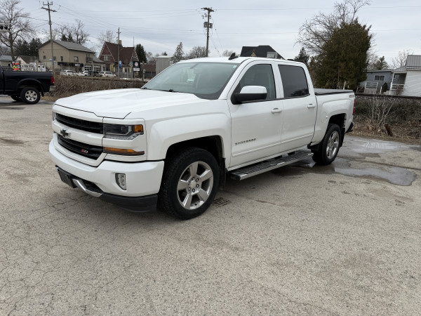 WHITE 2017 Chevrolet SILVERADO