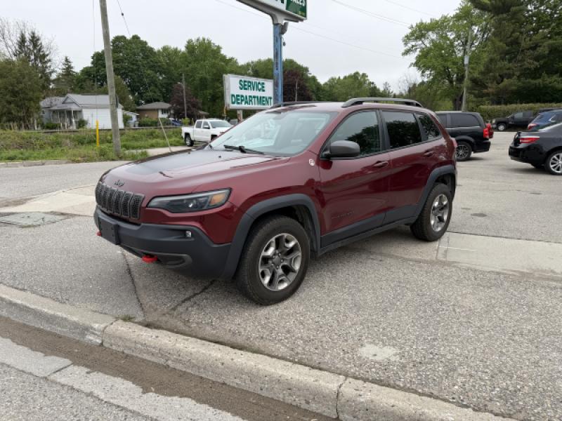 RED 2019 Jeep CHEROKEE
