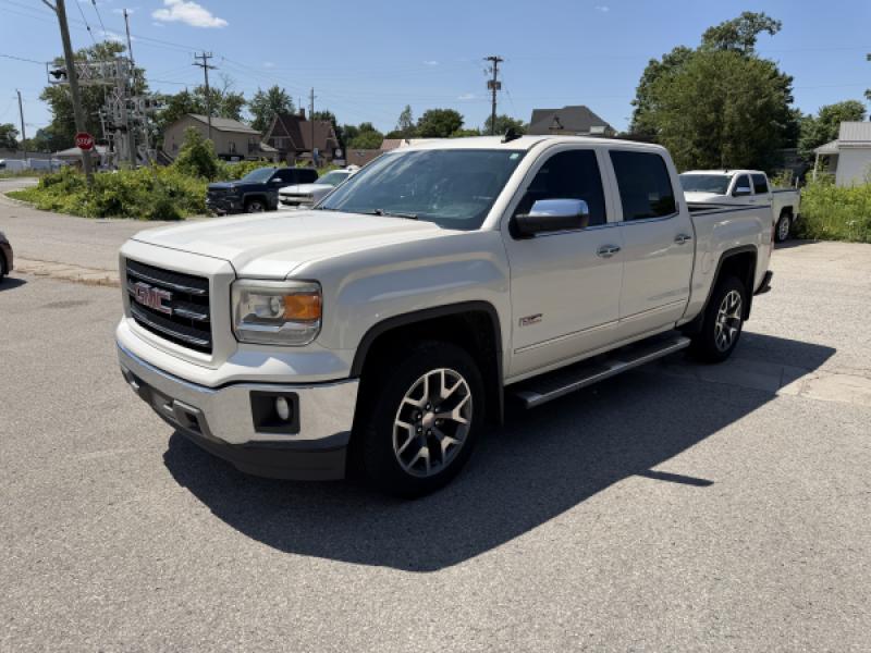 WHITE 2015 GMC SIERRA